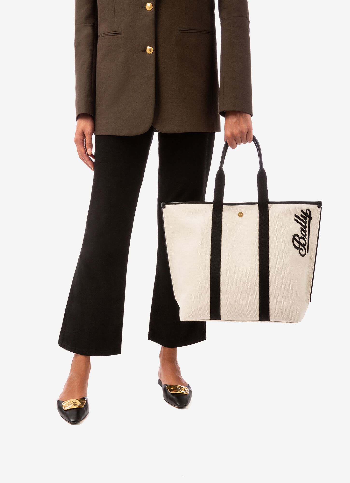 canvas handbags and totes