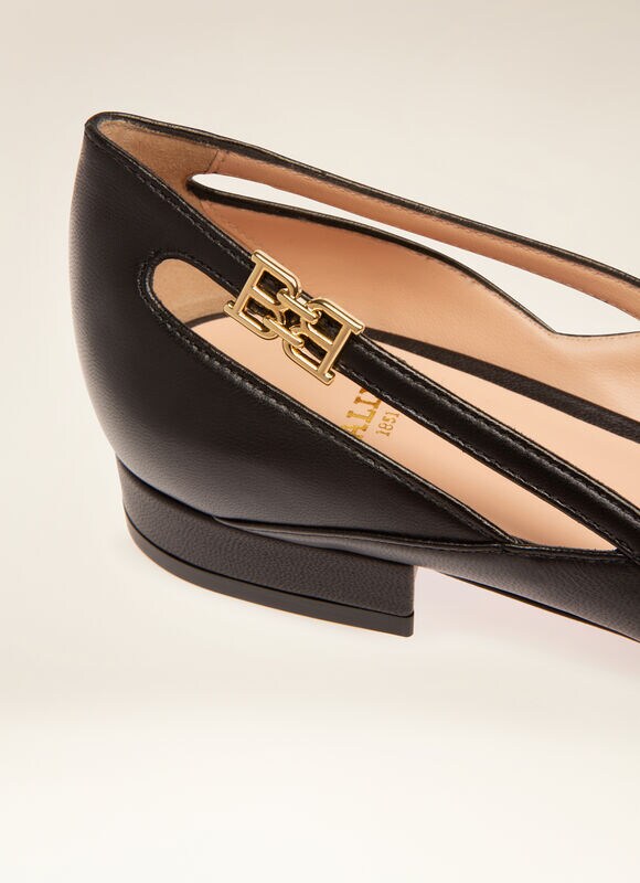 bally elsa flat