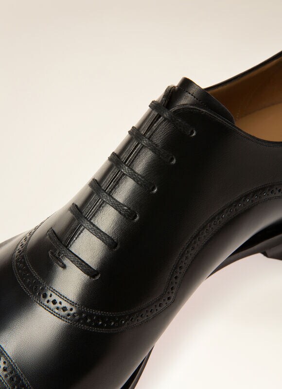 do bally shoes run big or small